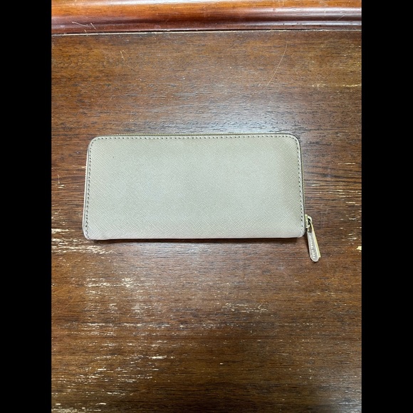 Michael Kors Wallet - Picture 2 of 4